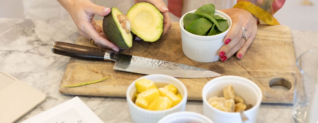 Food preparation for digestive wellbeing including avocado and spinach